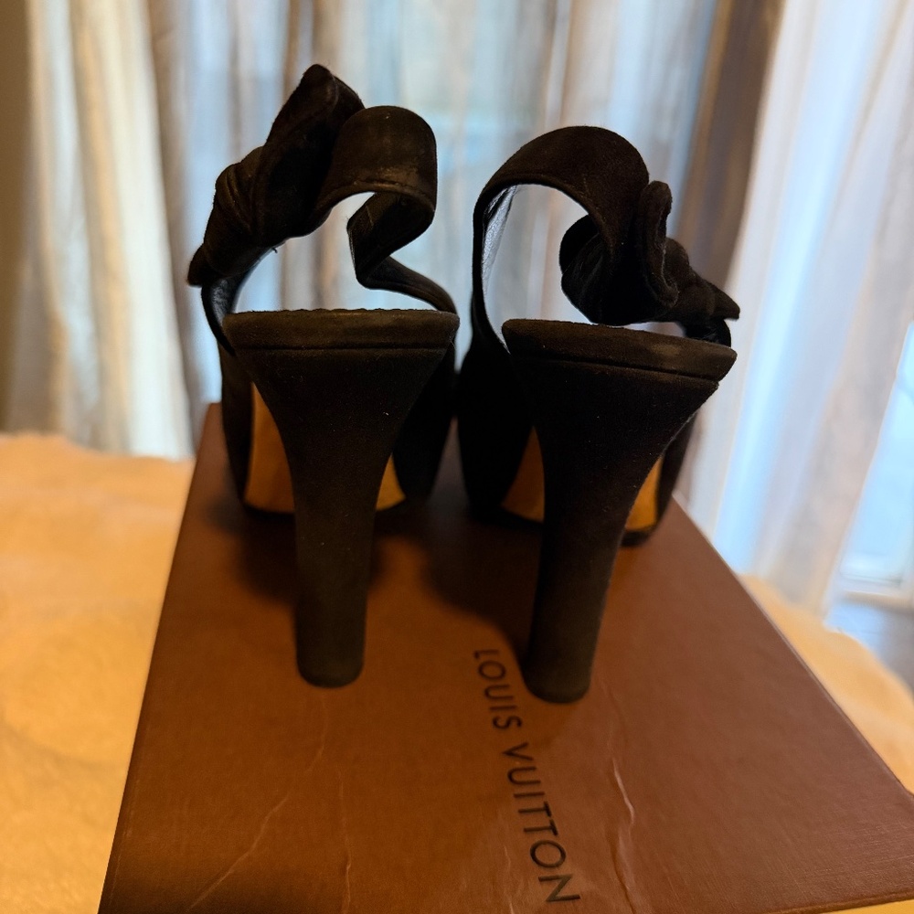 LOUIS VUITTON - Picture 15 of 16